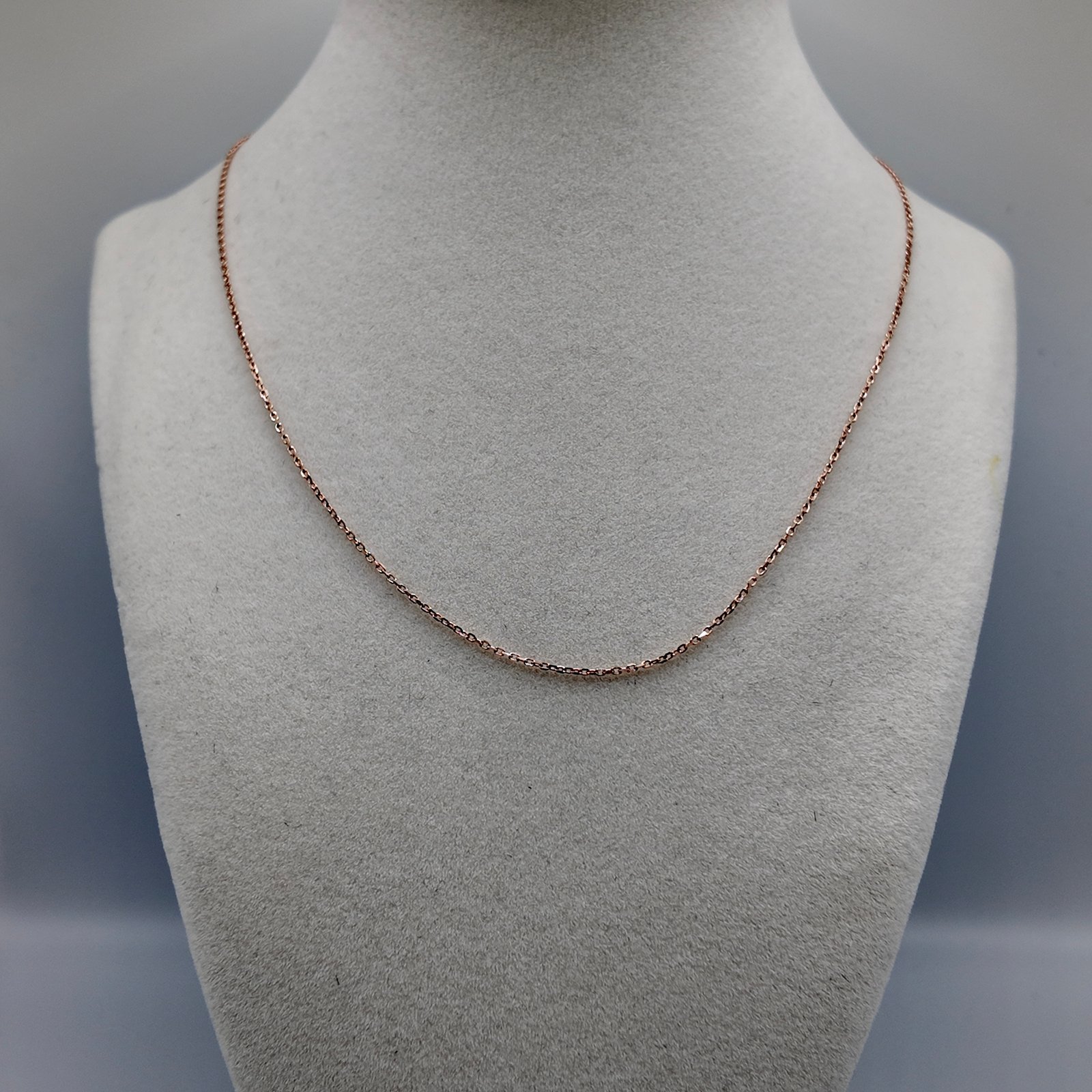 Rose goldchain..